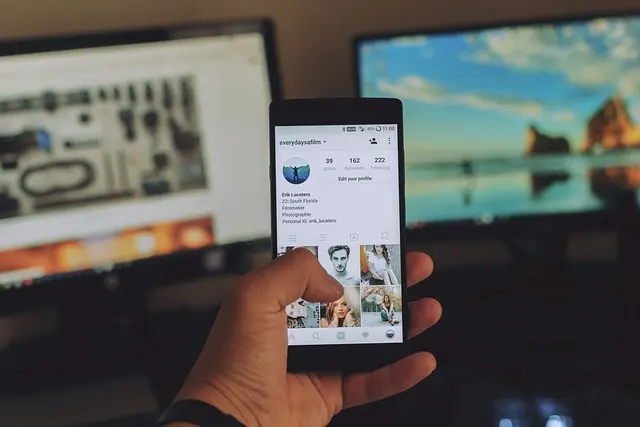 Comment choisir une banque en ligne adaptée à vos besoins