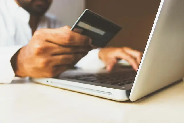 Pourquoi choisir une banque en ligne pour vos besoins financiers ?