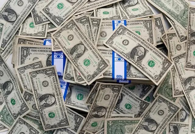 Comment choisir un compte bancaire adapté à vos besoins