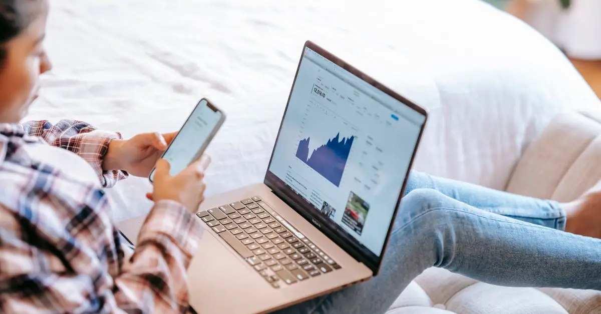 Comment choisir un compte bancaire en ligne adapté à vos besoins