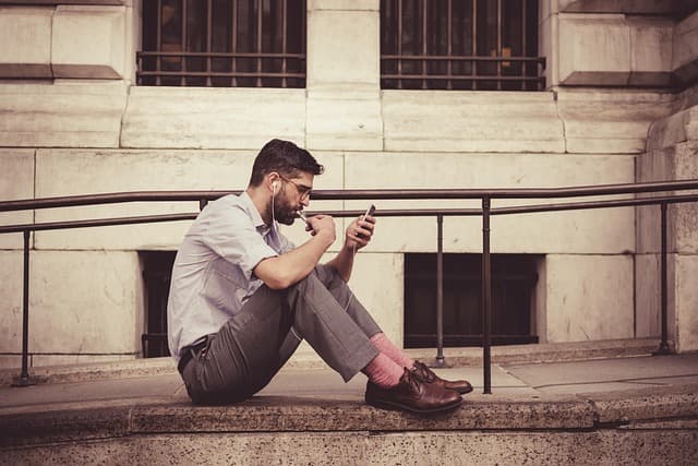 Comment choisir un compte bancaire adapté à vos besoins